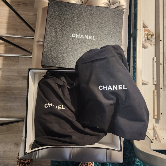 Gorgeous Authentic Chanel Ankle Boots - Picture 3 of 9